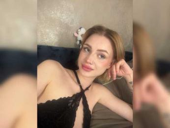 RealLinaaa webcam bongacams model stream image
