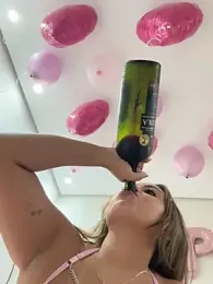 lariic webcam model stream image