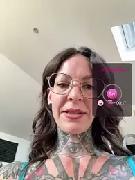 BrownieyQueen webcam model stream image