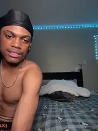 Rxse_10 webcam stripchat model stream image