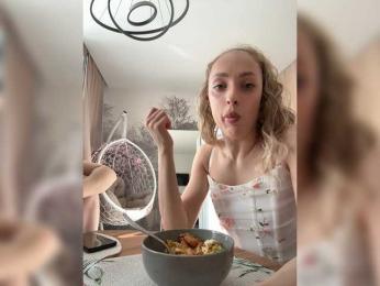 MilaLuxury webcam bongacams model stream image