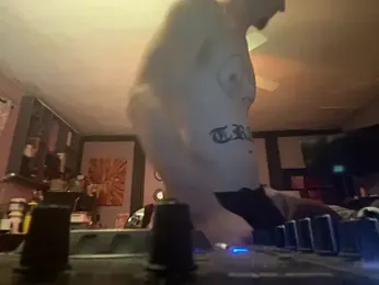 trash4cash webcam model stream image