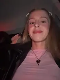 kira_mia webcam model stream image