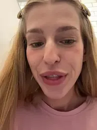 kira_mia webcam model stream image