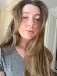 curvyflawless webcam stripchat model stream image