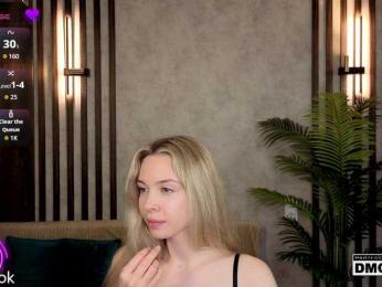 Hollywww webcam model stream image