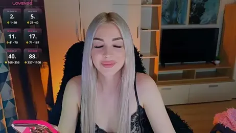 MilanaOmg webcam model stream image