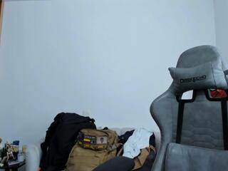 Luigi White webcam model stream image