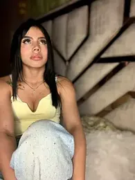 Laura-Khalifa webcam model stream image