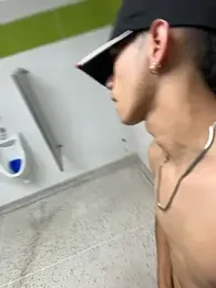 HarryGaze webcam stripchat model stream image