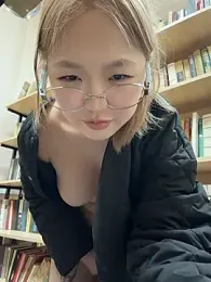 Aiko_Yumi webcam stripchat model stream image