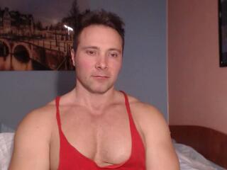 Hunky Muscle webcam model stream image