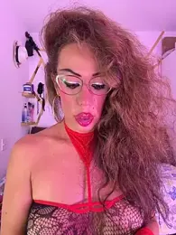 YOURSDEBORA webcam model stream image