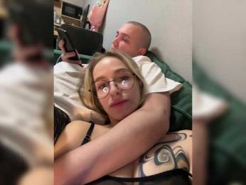 QueenKing webcam model stream image