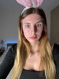 emma05 webcam model stream image