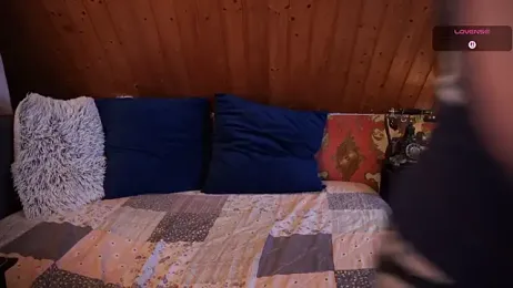 TessaWinter webcam model stream image