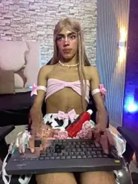 kaisage_tay webcam stripchat model stream image