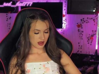 -RED_HAT- webcam model stream image