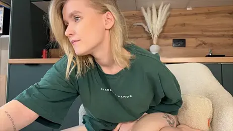 Adelovenick webcam model stream image