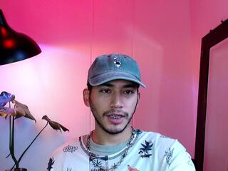 Noah Latin webcam flirt4free model stream image
