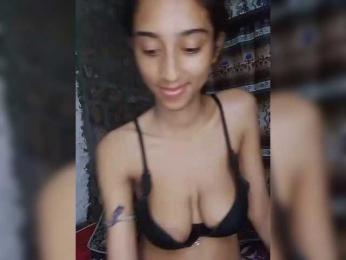 AlinaPopy webcam model stream image