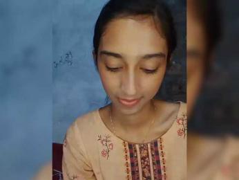 AlinaPopy webcam model stream image