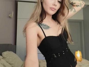 Alicee-teasee webcam model stream image