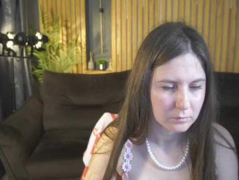 CraveeDoll webcam bongacams model stream image