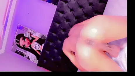 IssabellaIzzy webcam model stream image