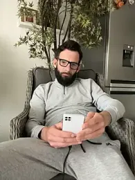 Michel_huge webcam model stream image