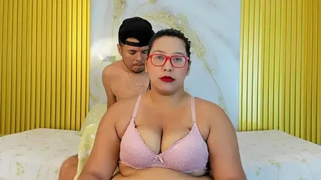 DeepandCurvy webcam model stream image