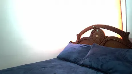 leoylia webcam model stream image