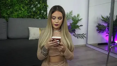 amiraroshen webcam stripchat model stream image