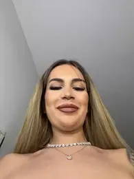 amiraroshen webcam stripchat model stream image