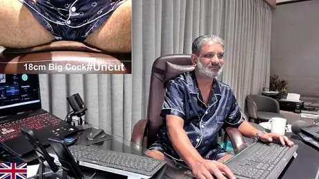 OnlineBossUK webcam model stream image