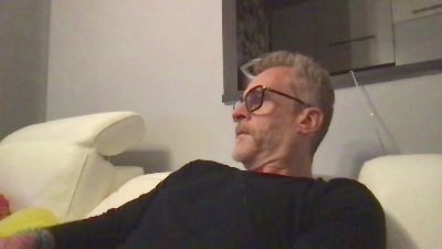 Axl_hot webcam cam4 model stream image