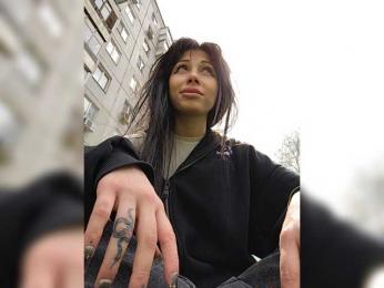 Tinablackkk webcam bongacams model stream image