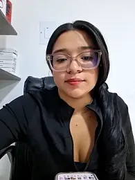 -VICKKY webcam model stream image