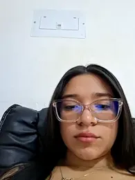 -VICKKY webcam model stream image