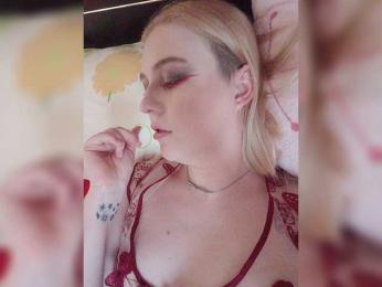 HolyDevilS webcam model stream image