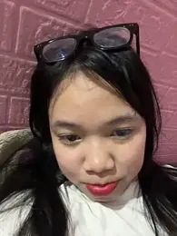 Leeeeiu webcam model stream image