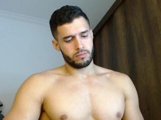 Tom Wills webcam model stream image