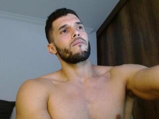 Tom Wills webcam model stream image