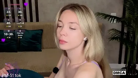 Holl1Would webcam model stream image