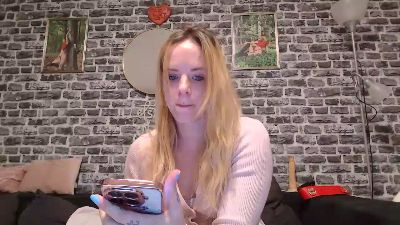 xHotmilf87x webcam model stream image