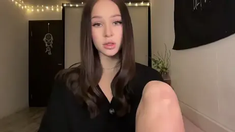 ur_molly webcam model stream image