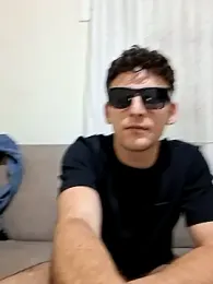 Yasinyasin7 webcam model stream image