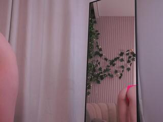 Bronwyn Knezevich webcam model stream image