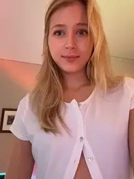 LunaRase webcam stripchat model stream image