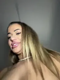 KirstieVegas webcam model stream image